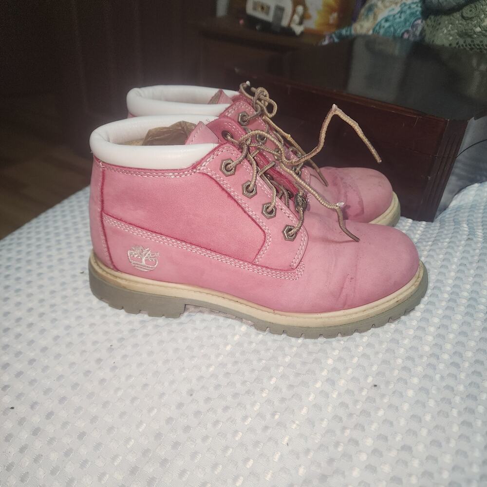 TIMBERLAND EUC WOMENS SZ 6 SKYLA BAY 6" LUG SOLE BOOTS